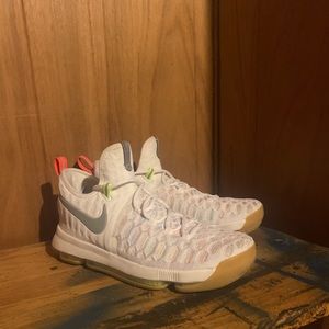 Nike KD9 Basketball Shoe